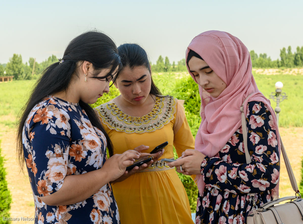 young girls, Feragaha, Valley, Uzbekistan : Photos : UZEBEKISTAN PHOTOGRAPHY WORKSHOP 2021