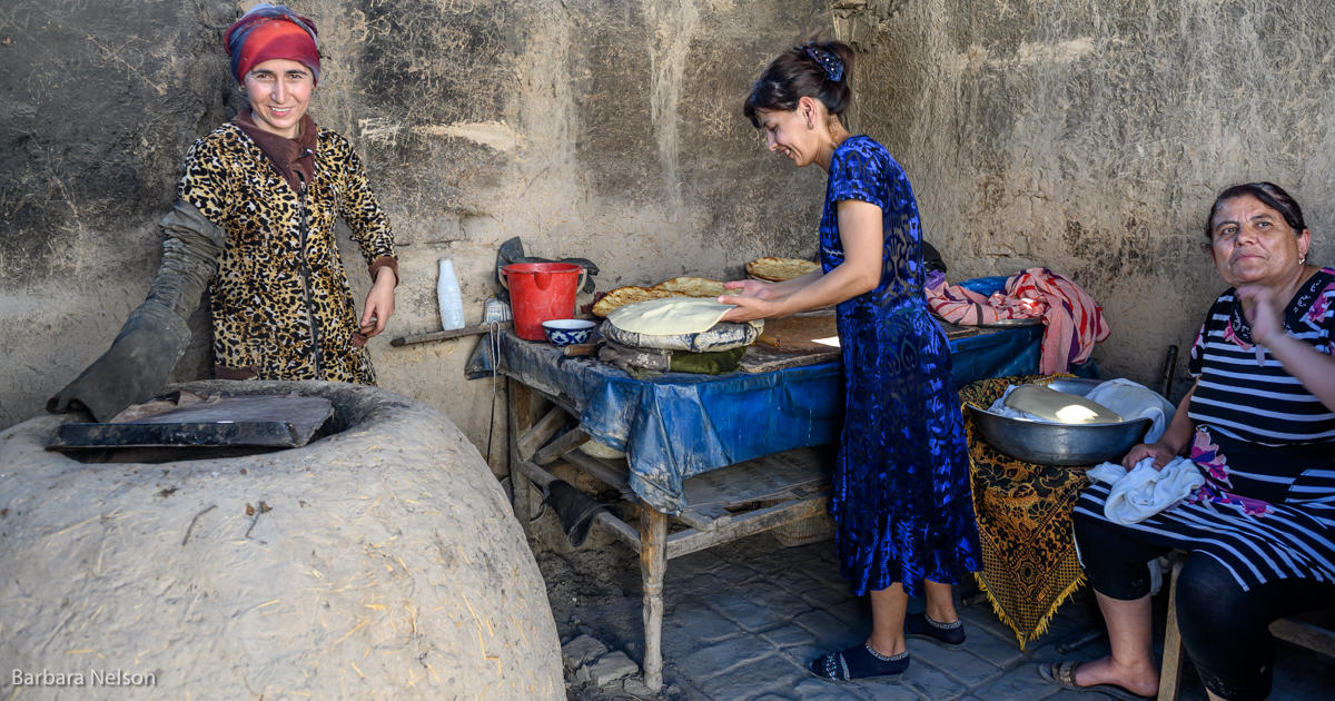 Khiva, Uzbekistan, making bread : Photos : UZEBEKISTAN PHOTOGRAPHY WORKSHOP 2021